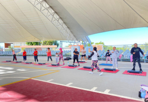 Activación física para el bienestar comunitario.