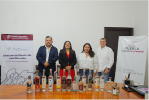 Promueve gobierno de Puebla exportación de mezcal a Canadá