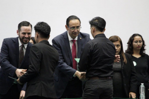 Entrega UTP más de mil 400 títulos a egresados durante ceremonia de clausura