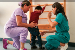 Anuncian SNDIF y SEDIF reapertura de la Licenciatura en Terapia Física
