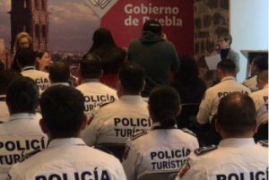 Entrega gobierno estatal credenciales a elementos de Policía Turística