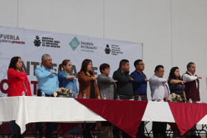 Entrega de certificados de primaria y secundaria Naupan, Huauchinango