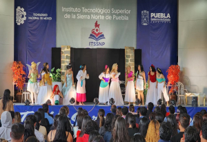 Obra De Teatro “12 Princesas En Pugna”
