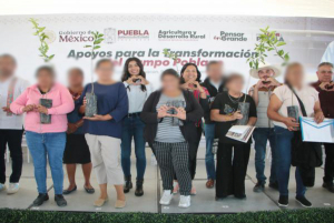 Entrega de apoyos para el fortalecimiento del campo poblano