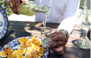 Promueve Gobierno de Puebla a 40 marcas de mezcal poblano en concurso nacional